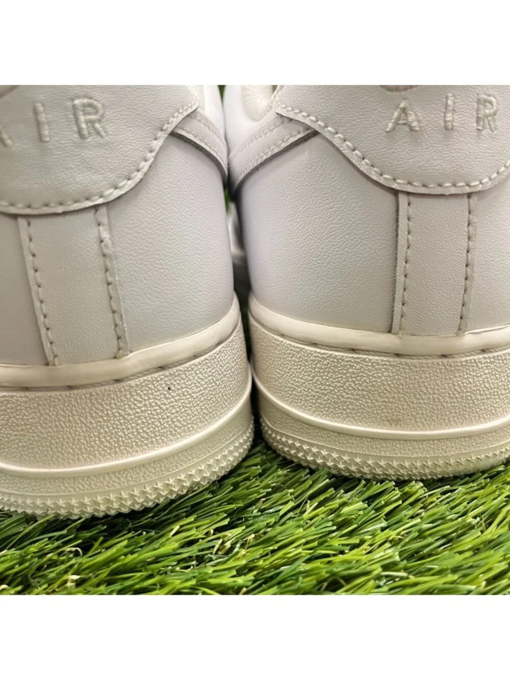 Nike Air Force 1 '07 Low Men Size 9 Triple White Athletic Leather Shoes Sneakers